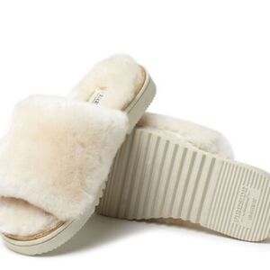 Fireside By Dearfoams Cairns Genuine Shearling Slide Slipper-Metallic Suede Trim